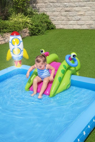 Inflatable playground 239 x 206 x 86 cm Bestway 53126
